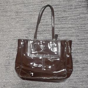 Large tote in brown
